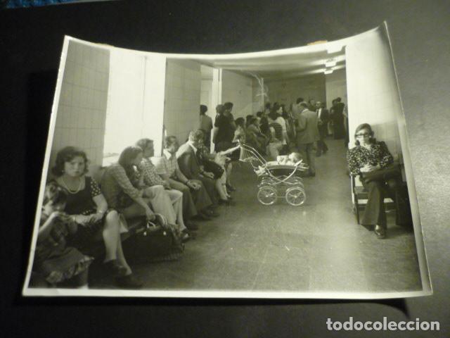 Alte Fotografie: MADRID AMBULATORIO JOSE MARV&Aacute; EN BRAVO MURILLO ANTIGUA FOTOGRAFIA 18 X 24 CM