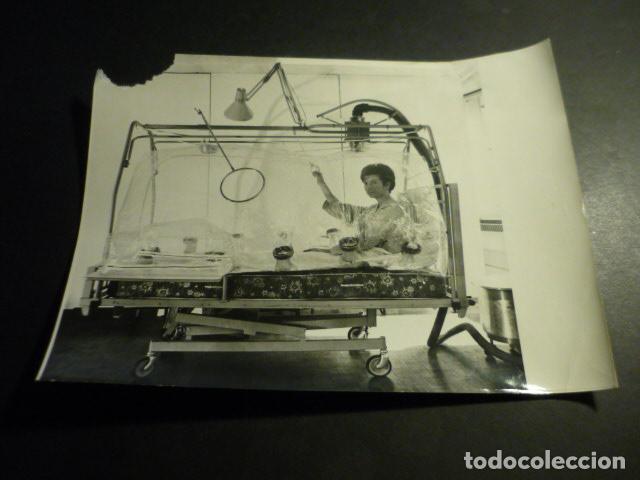 Photographie ancienne: INCUBADORA GRUPO MEDICO VICKERS ANTIGUA FOTOGRAFIA 15 X 20 CM