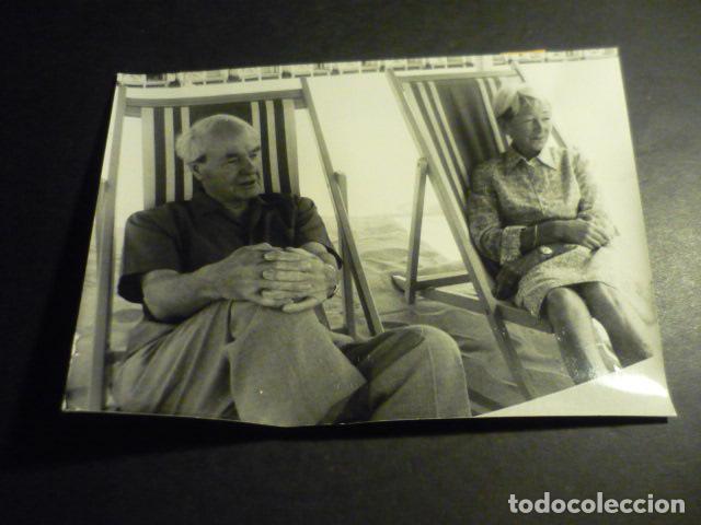 Fotograf&iacute;a antigua: HENRY MOORE ESCULTOR ANTIGUA FOTOGRAFIA 12 X 18 CM