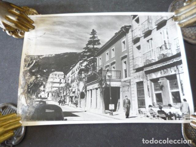 Fotograf&iacute;a antigua: EL ESCORIAL MADRID DETALLE URBANO ANTIGUA FOTOGRAFIA ORIGINAL 13 X 18 CM