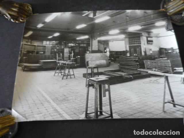 Alte Fotografie: MADRID FABRICA ISOLUX ANTIGUA FOTOGRAFIA ORIGINAL 18 X 24 CM