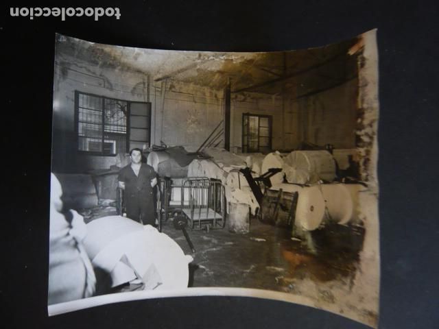 Fotograf&iacute;a antigua: MADRID IMPRENTA PRENSA GRAFICA CLAUSURADA 1966 ANTIGUA FOTOGRAFIA ORIGINAL 18 X 24 CM