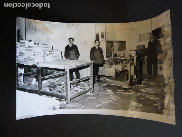 Antique Photography: MADRID IMPRENTA PRENSA GRAFICA CLAUSURADA 1966 ANTIGUA FOTOGRAFIA ORIGINAL 18 X 24 CM