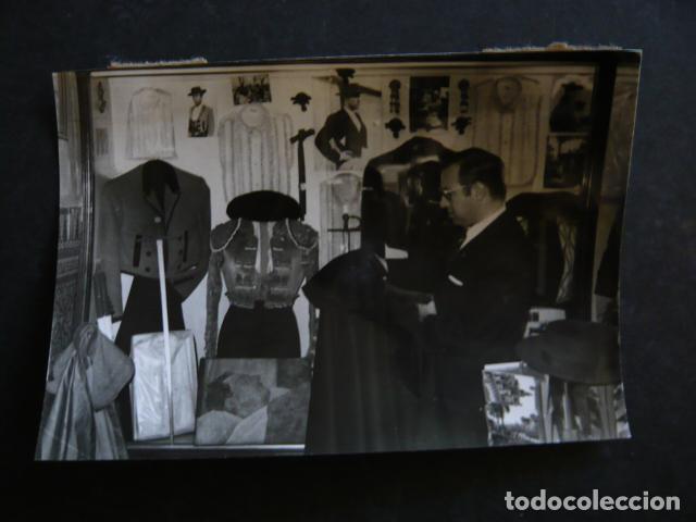 Fotograf&iacute;a antigua: SEVILLA MUSEO TAURINO DE MANUEL DE CELIS ANTIGUA FOTOGRAFIA ORIGINAL 9 X 13 CM