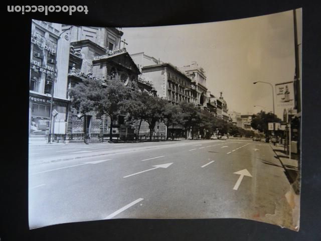 Fotograf&iacute;a antigua: MADRID CALLE DE ALCALA EN AGOSTO ANTIGUA FOTOGRAFIA ORIGINAL 18 X 24 CM