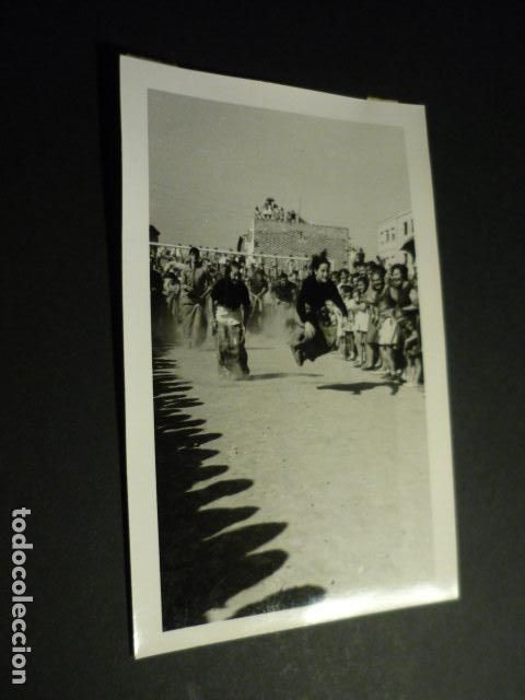 Fotograf&iacute;a antigua: RINCON DE SOTO LA RIOJA CARRERAS DE SACOS ANTIGUA FOTOGRAFIA 9 X 14 CM