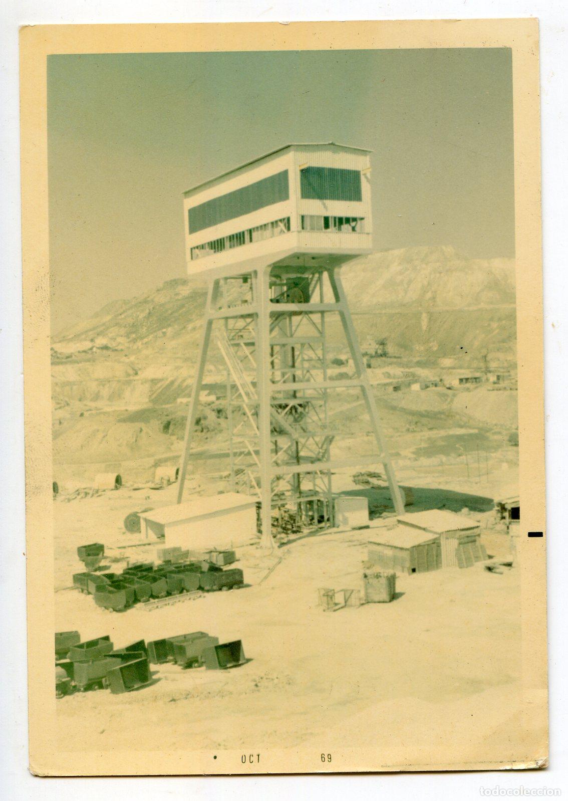 Fotograf&iacute;a antigua: Foto minas de Riotinto, Nerva, 1969 castillete malacate del Pozo Rotilio reci&eacute;n constru&iacute;do