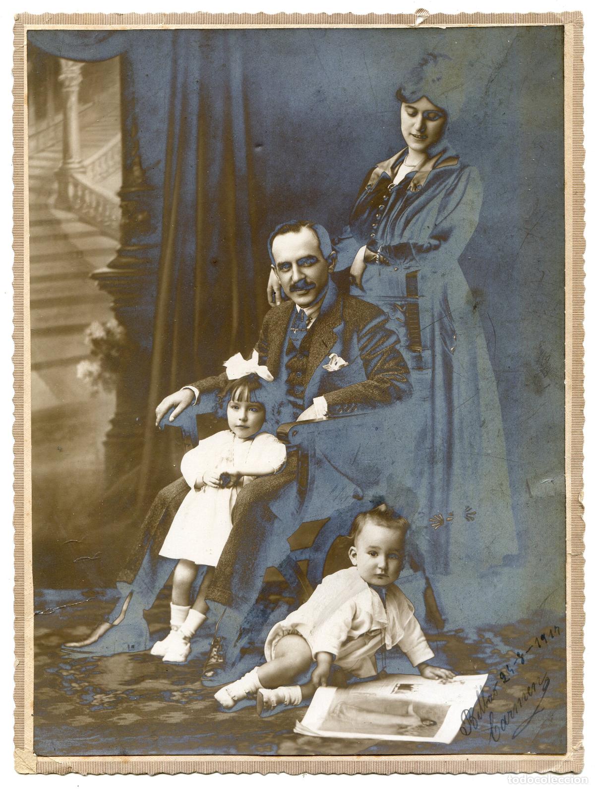 Fotograf&iacute;a antigua: Retrato de familia en estudio, 1917, Bilbao