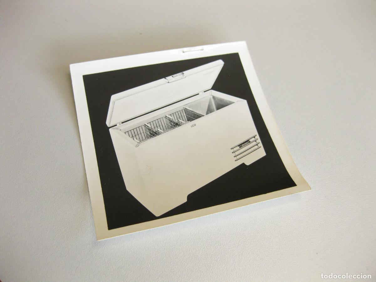 Fotograf&iacute;a antigua: ANTIGUA FOTOGRAF&Iacute;A DE UN ARC&Oacute;N CONGELADOR. CHILL CHEST DE LUXE DE LOS A&Ntilde;OS 60.
