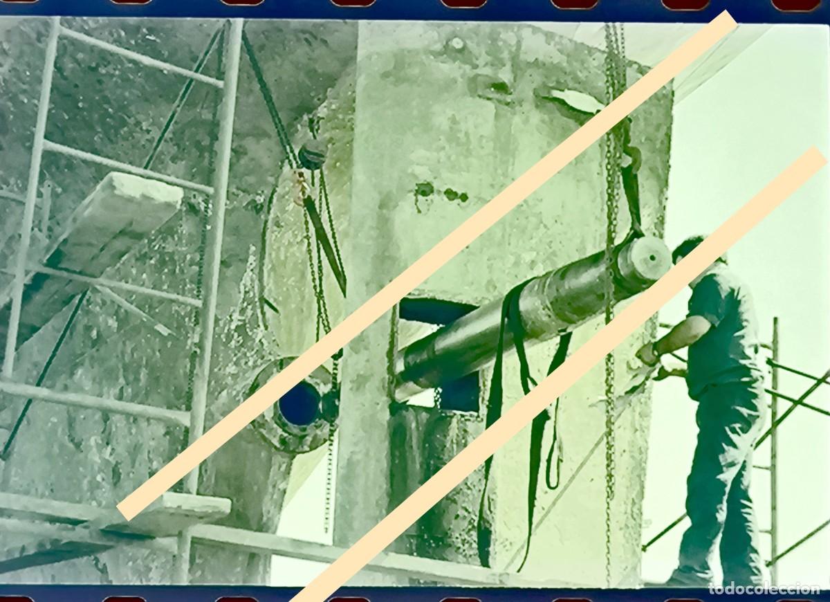 Fotograf&iacute;a antigua: Antiguo negativo de fotograf&iacute;a. Desmontaje del eje de h&eacute;lice del barco Mallorqu&iacute;n. A&ntilde;os 90