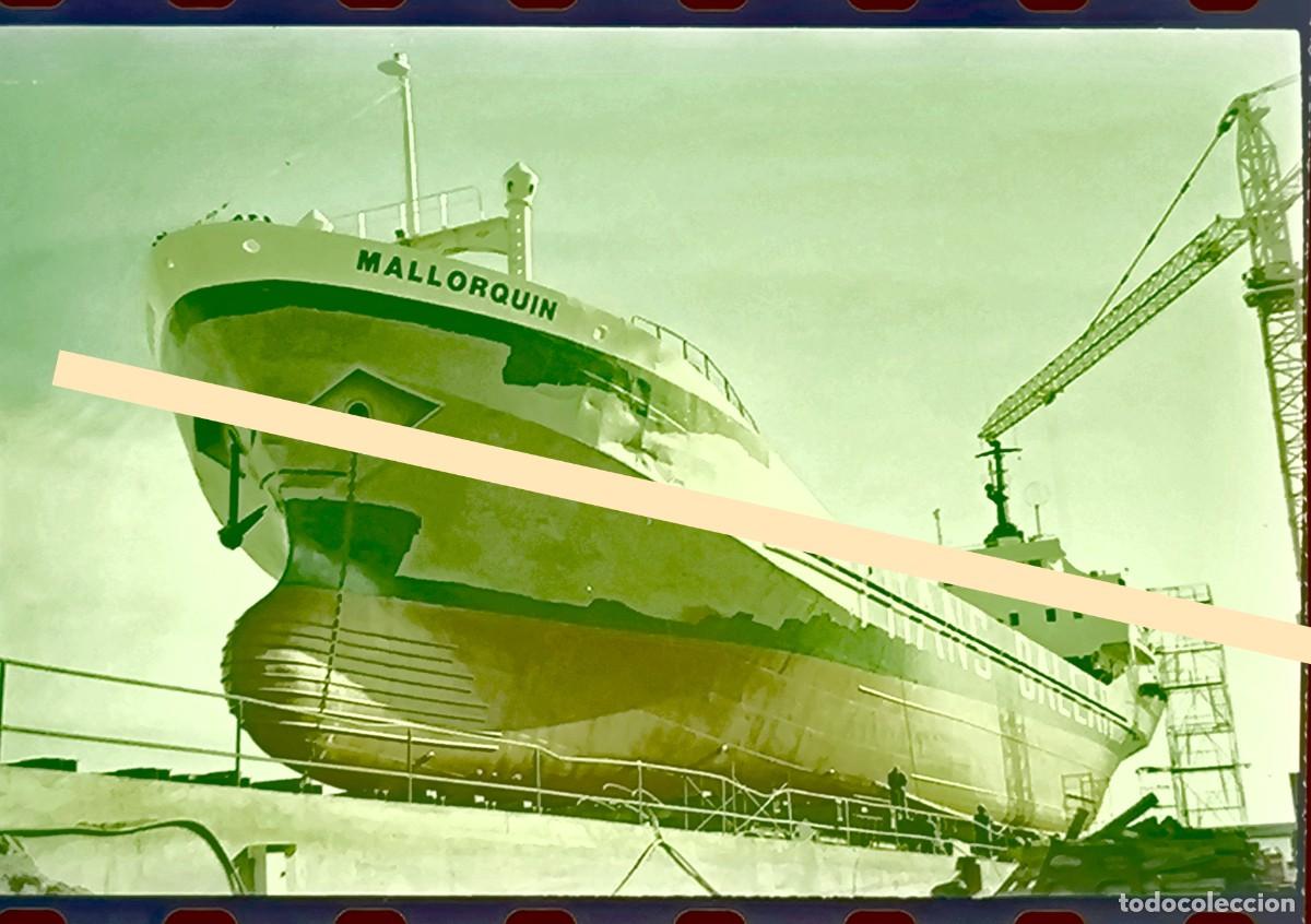 Fotograf&iacute;a antigua: Antiguo negativo de fotograf&iacute;a Barco Mallorqu&iacute;n de Trans-Balear en dique seco desde proa A&ntilde;os 90