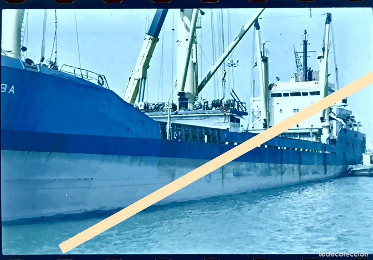Fotograf&iacute;a antigua: Antiguo negativo de fotograf&iacute;a. Barco Luba atracado en puerto. A&ntilde;os 90