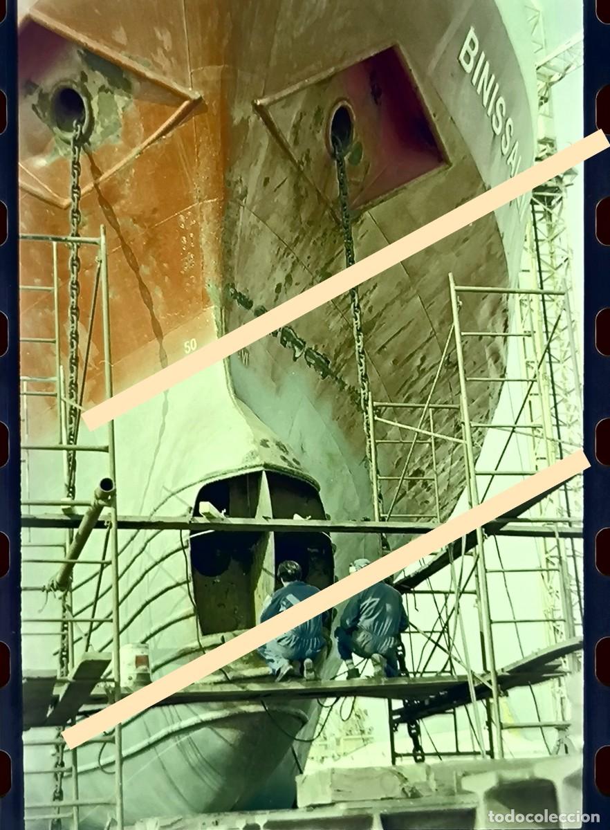 Fotograf&iacute;a antigua: Antiguo negativo de fotograf&iacute;a. Barco Binissalem, trabajos de reparaci&oacute;n. A&ntilde;os 90