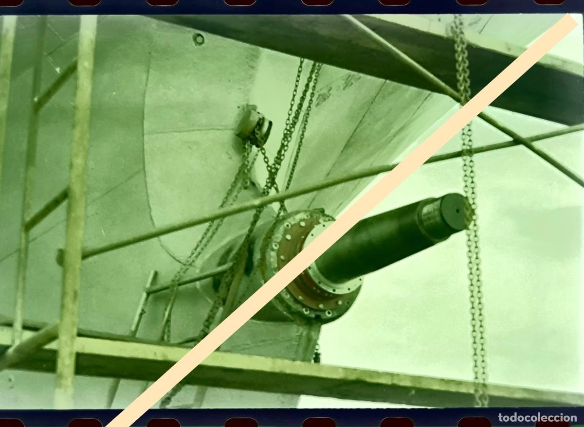 Fotograf&iacute;a antigua: Antiguo negativo de fotograf&iacute;a. Barco Binissalem, trabajos de reparaci&oacute;n. A&ntilde;os 90