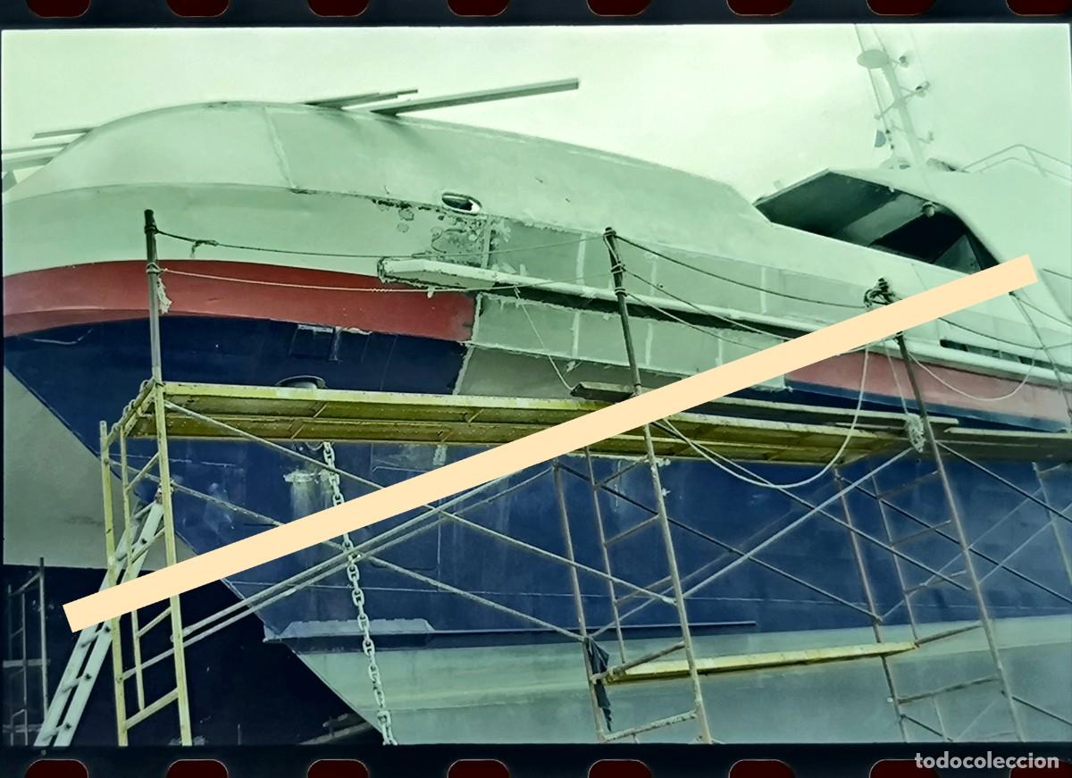 Fotograf&iacute;a antigua: Antiguo negativo de fotograf&iacute;a Barco Formentera Jet reparaci&oacute;n l&iacute;nea Ibiza Formentera A&ntilde;os 90