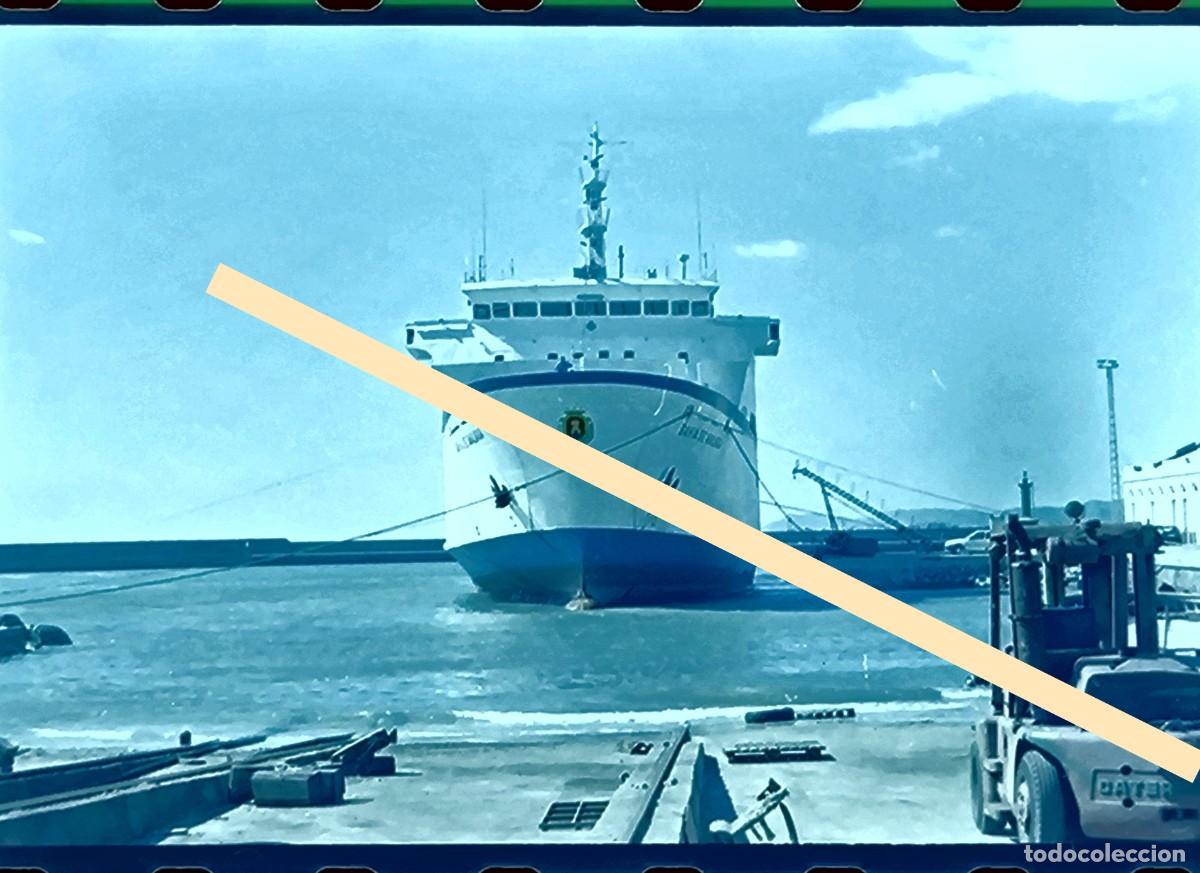 Fotograf&iacute;a antigua: Antiguo negativo de fotograf&iacute;a. Barco Bah&iacute;a de M&aacute;laga, trabajos de reparaci&oacute;n. A&ntilde;os 90