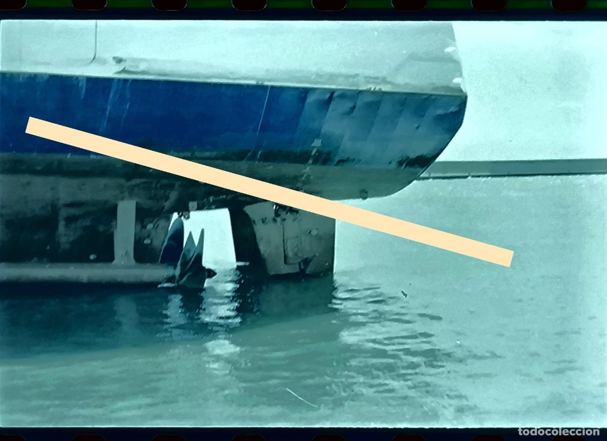 Fotograf&iacute;a antigua: Antiguo negativo de fotograf&iacute;a. Barco Bah&iacute;a de M&aacute;laga, trabajos de reparaci&oacute;n. A&ntilde;os 90