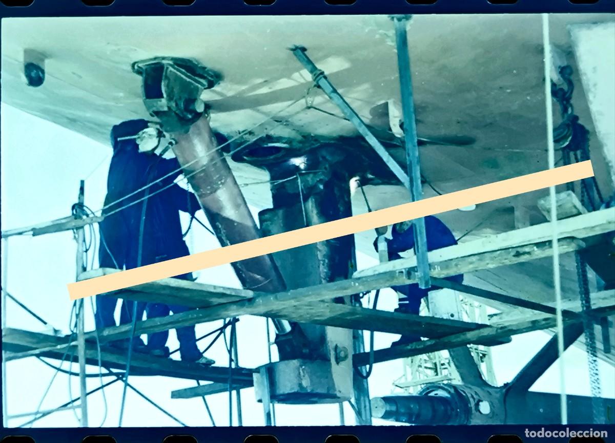 Fotograf&iacute;a antigua: Antiguo negativo de fotograf&iacute;a. Barco Bah&iacute;a de M&aacute;laga, trabajos de reparaci&oacute;n. A&ntilde;os 90