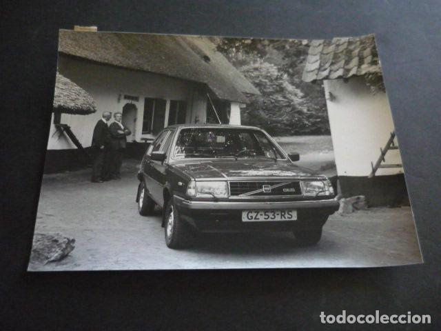 Fotograf&iacute;a antigua: AUTOMOVIL VOLVO 360 GLS ANTIGUA FOTOGRAFIA ORIGINAL 18 X 24 CM