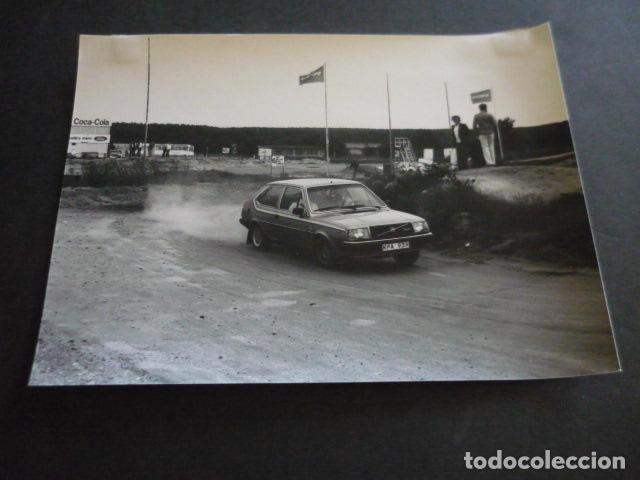 Fotograf&iacute;a antigua: AUTOMOVIL VOLVO 360 GLS ANTIGUA FOTOGRAFIA ORIGINAL 18 X 24 CM