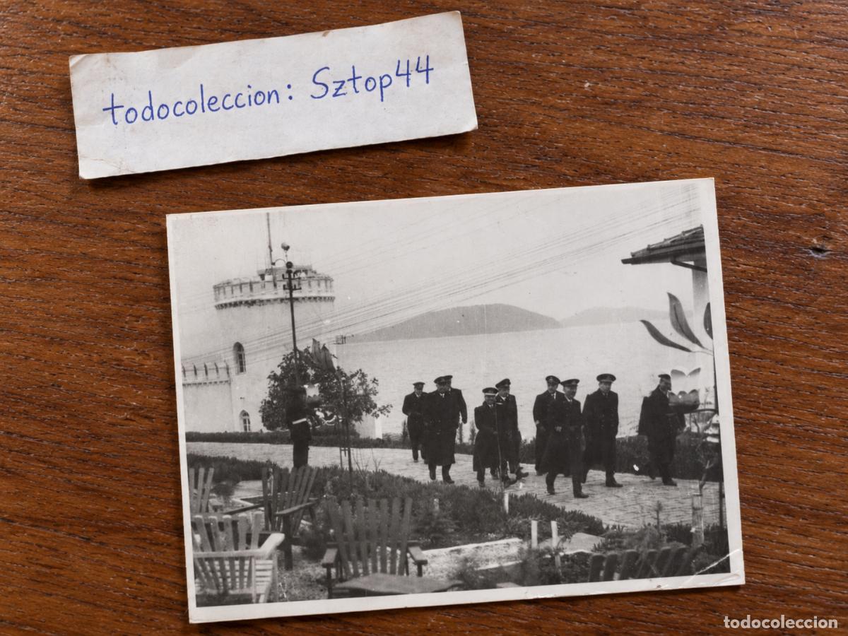 Fotograf&iacute;a antigua: Fotograf&iacute;a Antigua de &Eacute;poca - Oficiales Alemanes junto al Antiguo Faro de Kolberg (Kołobrzeg) - A&ntilde;os