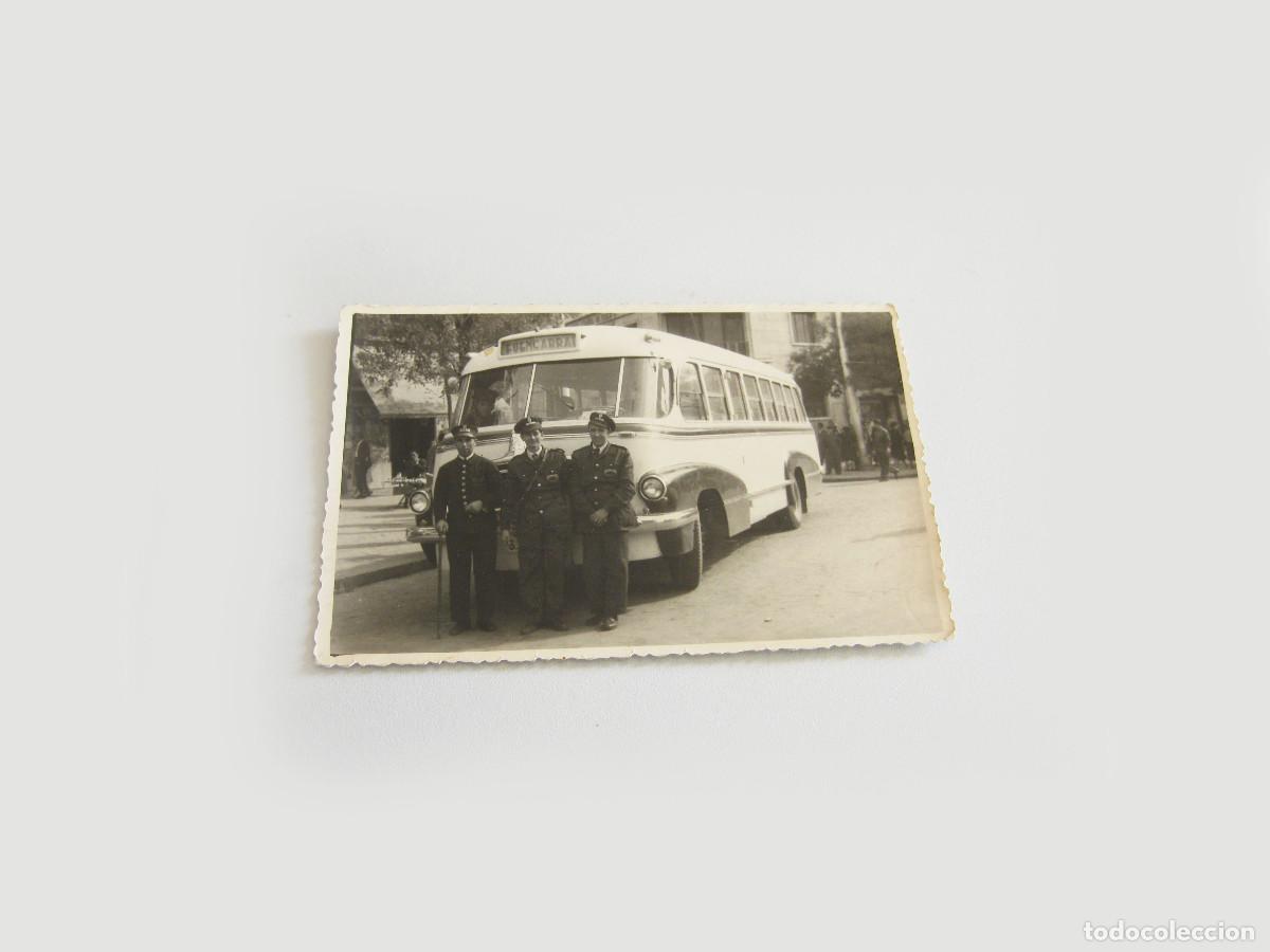 Fotograf&iacute;a antigua: ANTIGUA FOTOGRAF&Iacute;A DEL AUTOB&Uacute;S DE FUENCARRAL CON LOS CONDUCTORES DE LA LINEA. MADRID
