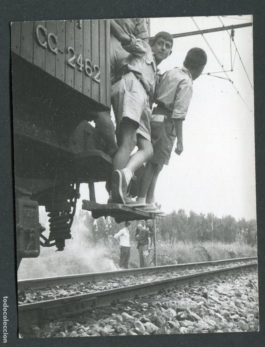 Antique Photography: MONTSERRAT. Tren y chicos. 120x90mm. ca.1950