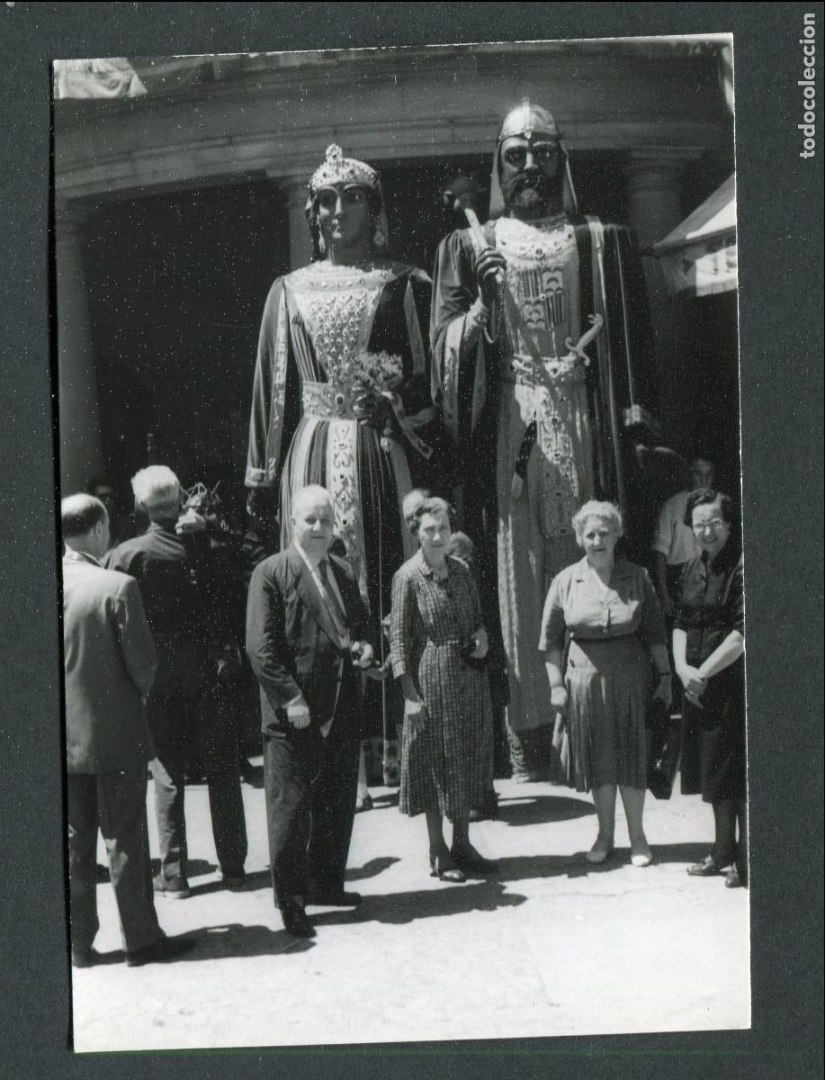 Photographie ancienne: GIGANTES. Grupo familiar. Lugar sin identificar. 120x90mm. ca.1950