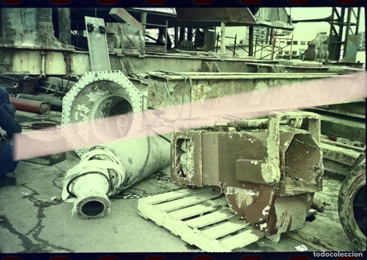 Fotograf&iacute;a antigua: Antiguo negativo de fotograf&iacute;a Sistema propulsi&oacute;n waterjet Formentera Jet en reparaci&oacute;n A&ntilde;os 90