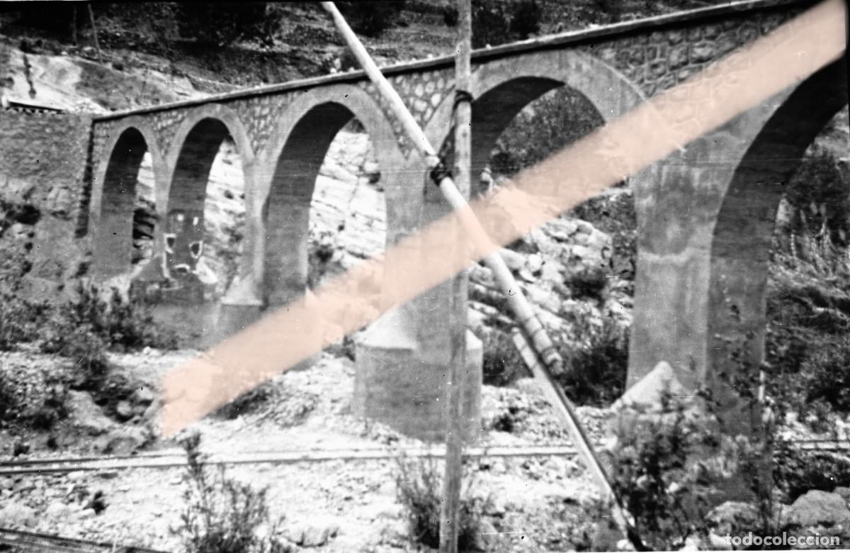 Fotograf&iacute;a antigua: Antiguo negativo de fotograf&iacute;a Viaducto y conducciones durante la construcci&oacute;n de presa A&ntilde;os 30/40