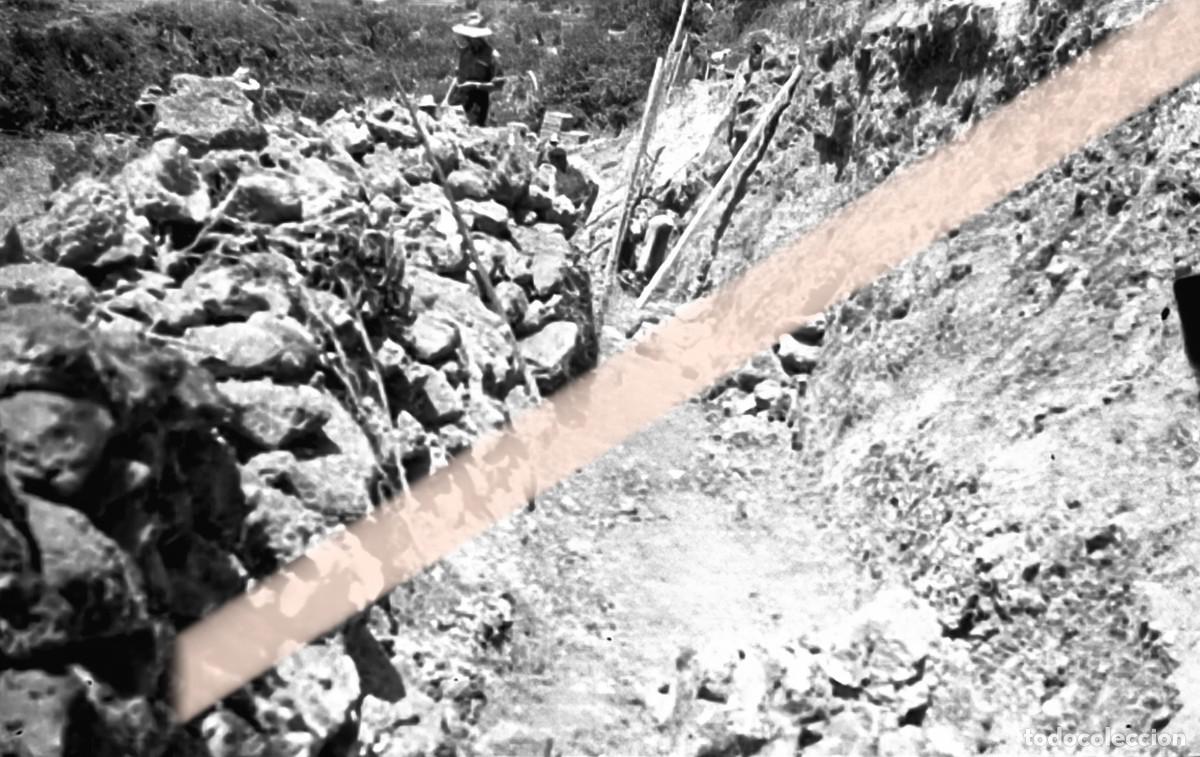 Fotograf&iacute;a antigua: Antiguo negativo de fotograf&iacute;a. Excavaci&oacute;n y obras de la presa. A&ntilde;os 30/40