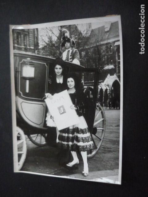 Photographie ancienne: LONDRES EXPOSICION DE GOYA DOS MAJAS FOTOGRAFIA ORIGINAL 18 X 24 CM