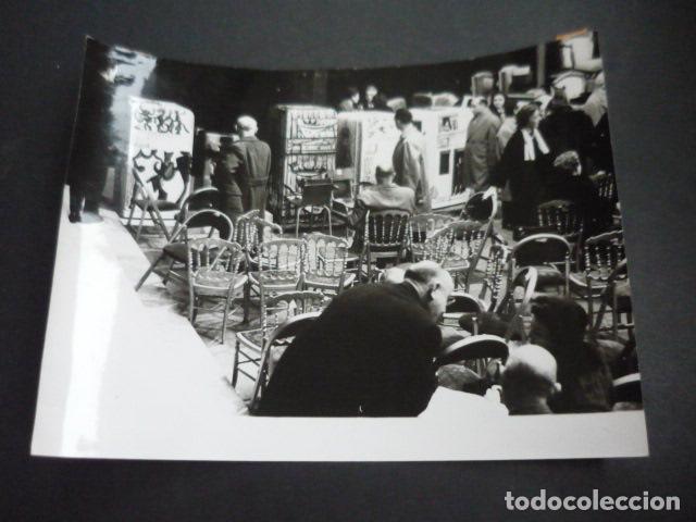 Photographie ancienne: PARIS EXPOSICION DE NEVERAS PINTADAS FOTOGRAFIA ORIGINAL 18 X 24 CM