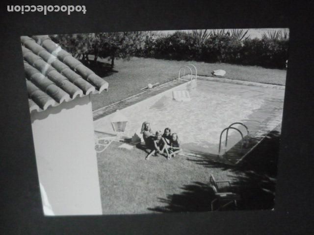 Fotograf&iacute;a antigua: MARBELLA MALAGA HIJOS DE ALFONSO DE HOHENLOHE FOTOGRAFIA ORIGINAL 18 X 24 CM