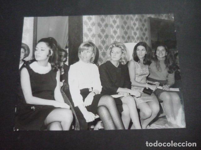 Fotograf&iacute;a antigua: MADRID NATALIA FIGUEROA PALOMA SERRANO SU&Ntilde;ER CARMEN DE HOHENLOHE FOTOGRAFIA ORIGINAL 18 X 24 CM