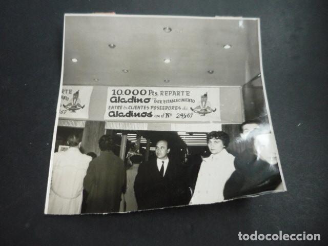 Alte Fotografie: CONCURSO DE LA RADIO CONCURSO COMERCIAL ALADINO ANTIGUA FOTOGRAFIA ORIGINAL 12 X 18 CM