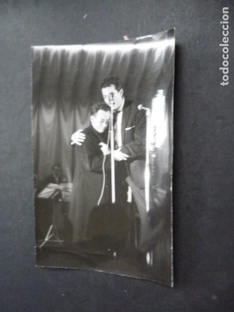 Fotograf&iacute;a antigua: RADIO MADRID CADENA SER PROGRAMA USTEDES SON FORMIDABLES ANTIGUA FOTOGRAFIA ORIGINAL 12 X 18 CM