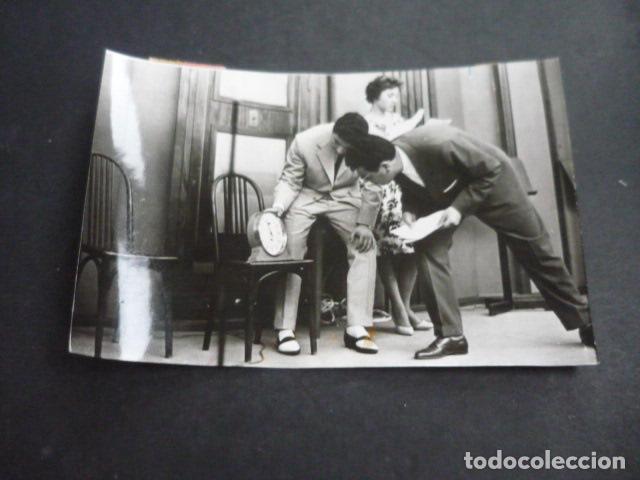 Fotograf&iacute;a antigua: RADIO CONCURSO GALLINA BLANCA ANTIGUA FOTOGRAFIA ORIGINAL 12 X 18 CM