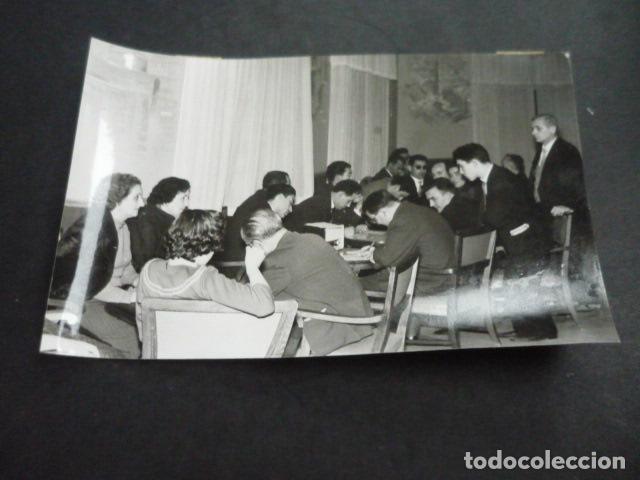 Fotograf&iacute;a antigua: RADIO CONCURSO GALLINA BLANCA ANTIGUA FOTOGRAFIA ORIGINAL 12 X 18 CM