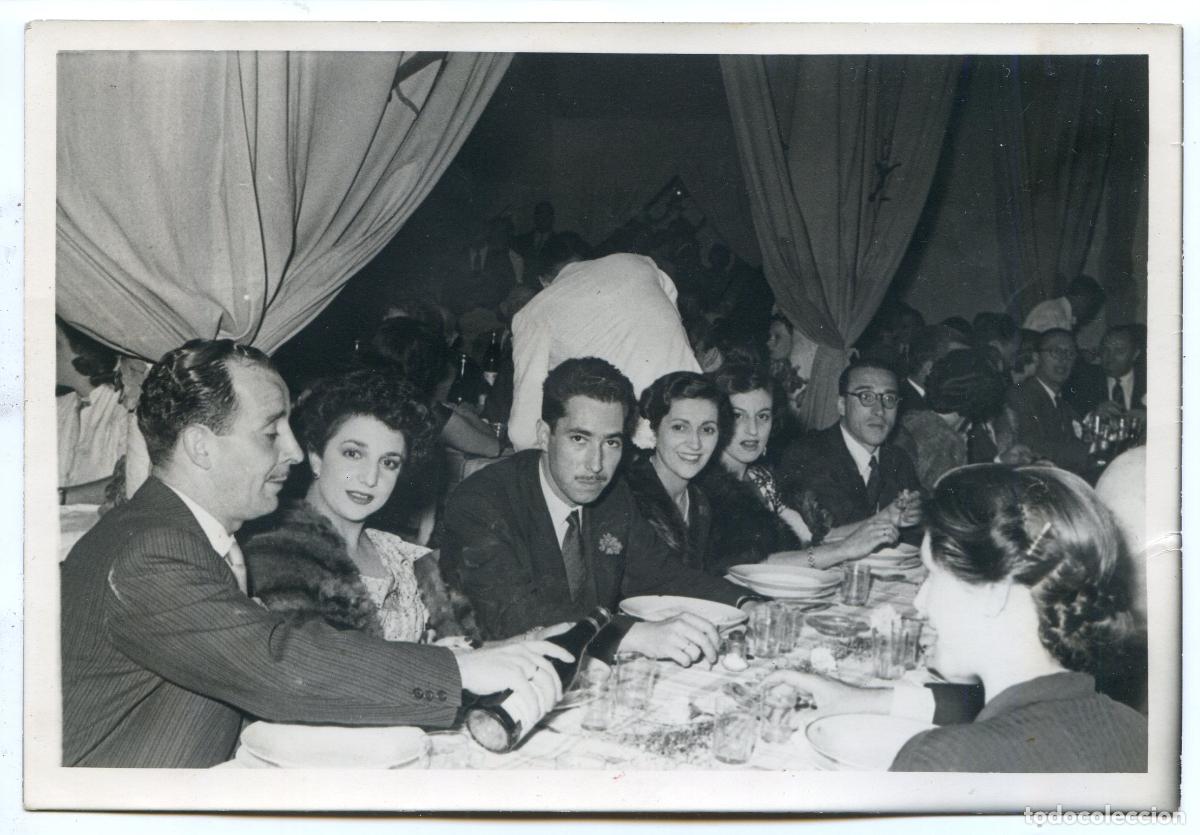 Photographie ancienne: Sevilla, Feria de abril 1951, Cena del Aero Club, Estela reportajes gr&aacute;ficos