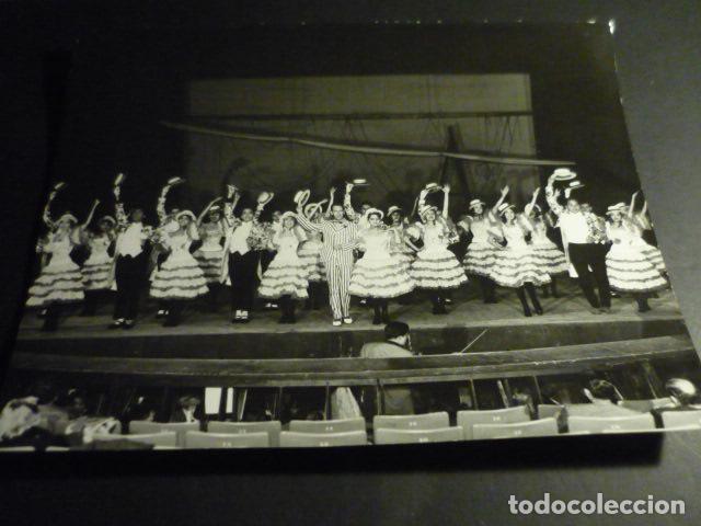 Fotograf&iacute;a antigua: MADRID TEATRO DE LA ZARZUELA REVISTA MUSICAL LA PELIRROJA VIRMA GONZALEZ ANTIGUA FOTOGRAFIA 24 X 18