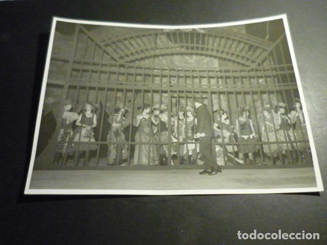 Fotograf&iacute;a antigua: MADRID TEATRO DE LA ZARZUELA REVISTA MUSICAL LA PELIRROJA VIRMA GONZALEZ ANTIGUA FOTOGRAFIA 24 X 18