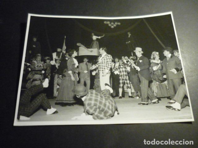 Fotograf&iacute;a antigua: MADRID TEATRO DE LA ZARZUELA REVISTA MUSICAL LA PELIRROJA VIRMA GONZALEZ ANTIGUA FOTOGRAFIA 24 X 18