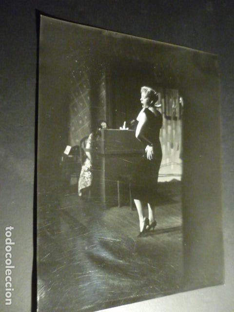Fotograf&iacute;a antigua: REVISTA MUSICAL ANITA LA HUERFANITA ACTRIZ VIRMA GONZALEZ ANTIGUA FOTOGRAFIA 20 X 25,5 CM