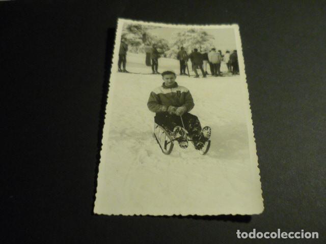 Fotograf&iacute;a antigua: PUERTO DE NAVACERRADA MADRID MONTA&Ntilde;ISTAS CLUB ALPINO CON TRINEO ANTIGUA FOTOGRAFIA 8,5 X 14 CM