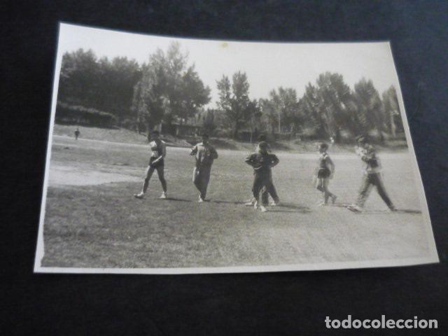 Fotograf&iacute;a antigua: PUERTO DE NAVACERRADA MADRID MONTA&Ntilde;ISMO GRUPO DEPORTIVO NAVACERRADA ANTIGUA FOTOGRAFIA 7 X 10 CM