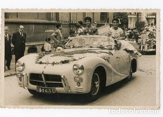 Antique Photography: COCHE DEPORTIVO DESCAPOTABLE EN DESFILE. TOSAL OVIEDO. ASTURIAS.
