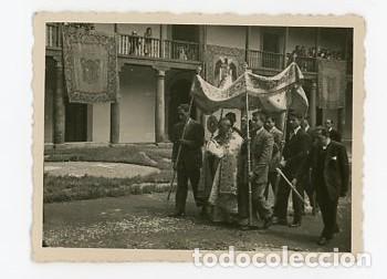 Fotografia antiga: OVIEDO. ASTURIAS. BAJO PALIO EN EL PATIO DEL HOSPICIO, ACTUAL HOTEL RECONQUISTA.