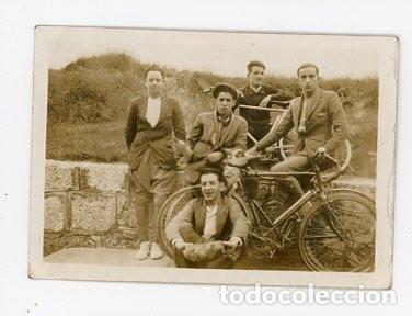 Fotografia antiga: GRUPO CON BICICLETAS DE CARRERAS. H. 1930