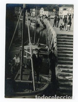 Fotografia antiga: RIBADESELLA. ASTURIAS. EL BARCO PESQUERO ARBIDEL EN EL MUELLE